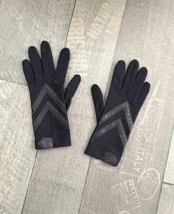 Gants tactiles extensible garnis de chevrons en cuir