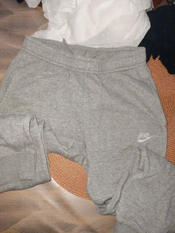 Jogging Nike gros taille S très bon état