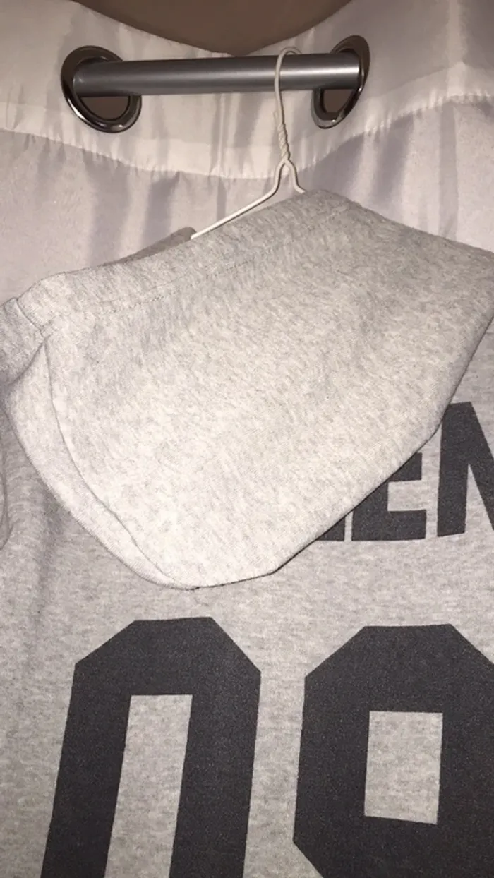 Pull gris - photo numéro 3
