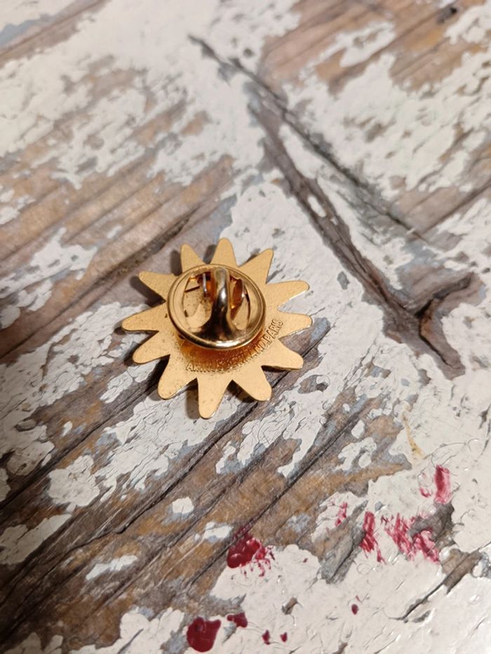 Pin's broche soleil | arthus Bertrand pour Christian Lacroix - photo numéro 2