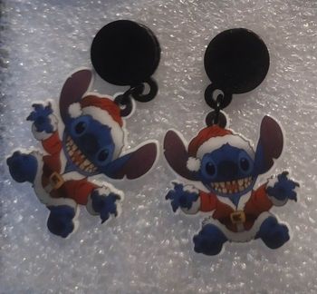 Boucle d'oreille stitch