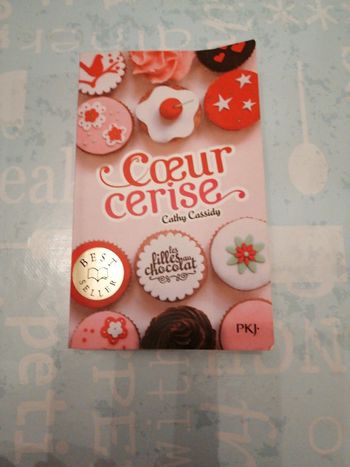 Livre coeur cerise