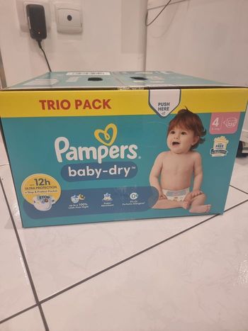 Pampers couches taille 4