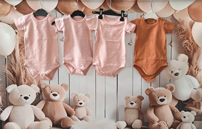 Lot 4 bodies manches courtes Sweet & Soft 6-9 mois Fille