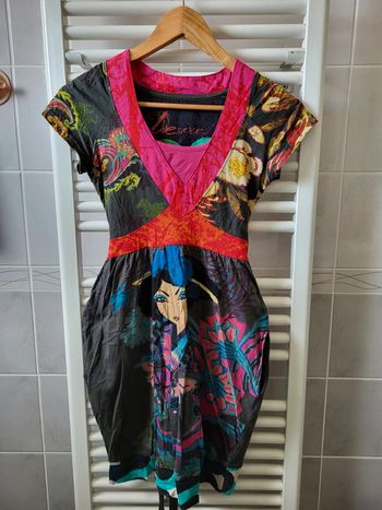 Robe manches courtes