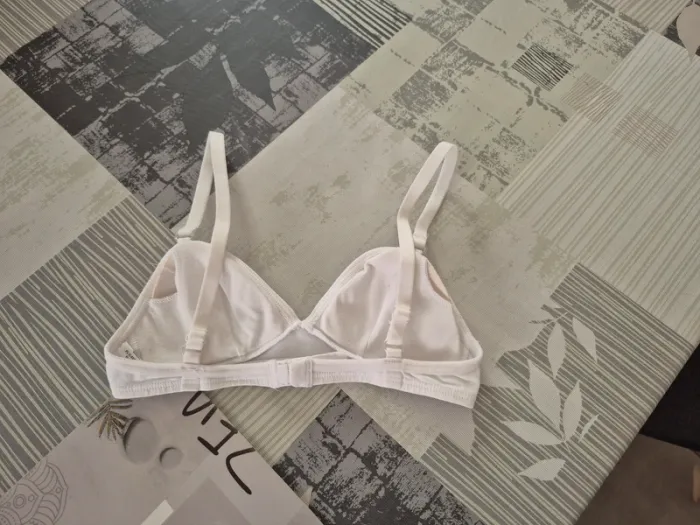 Soutien gorge 70 A - photo numéro 2