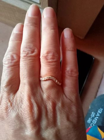 Jolie bague en argent rose avec zirconium