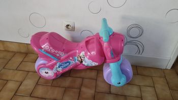 Moto reine des neiges