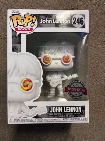 Funko pop John Lennon édition spéciale