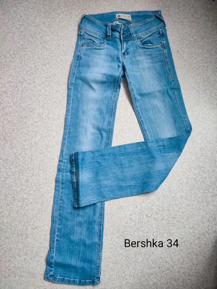 Jean Bershka 34: