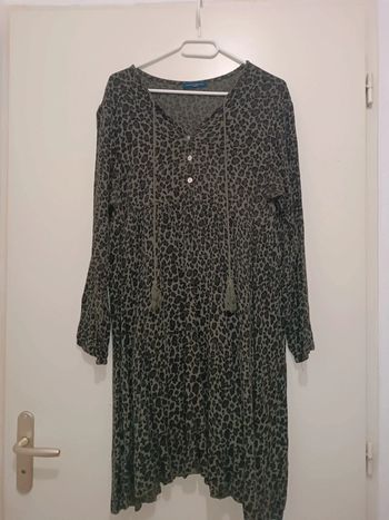 Robe kaki léopard