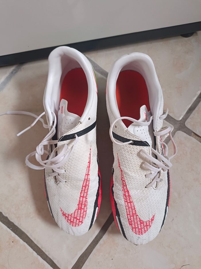 Chaussures de foot - photo numéro 2