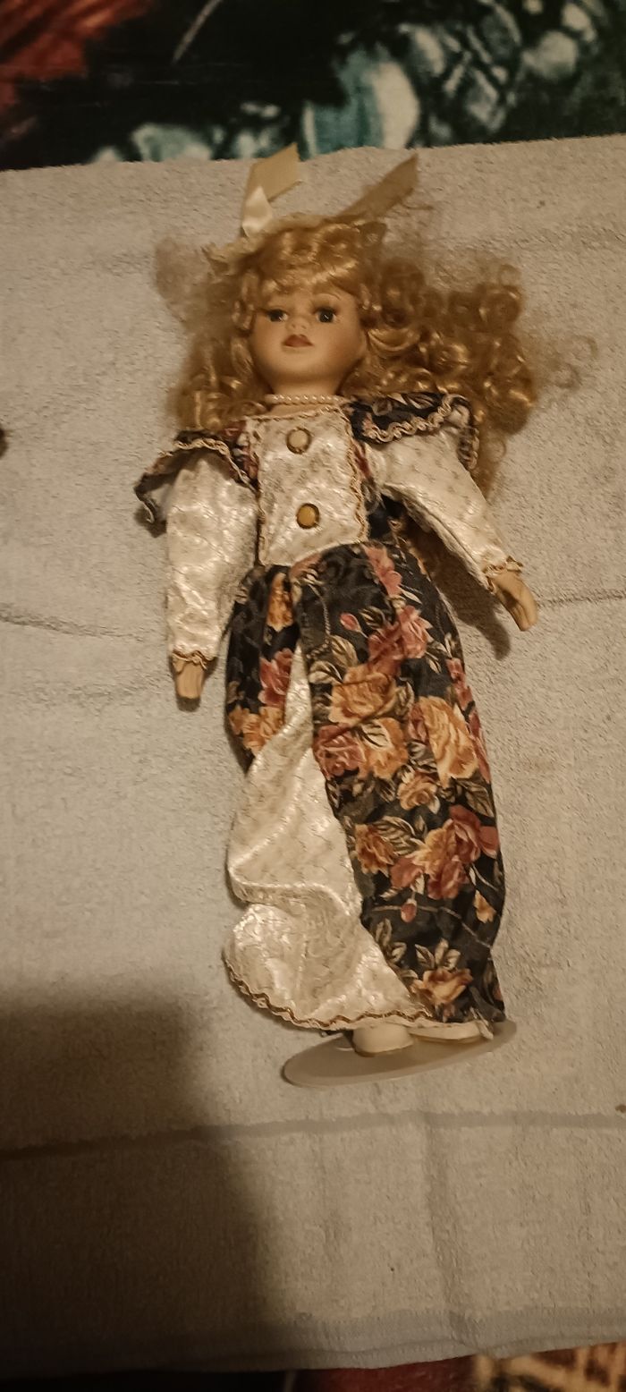 Poupées porcelaine - photo numéro 4