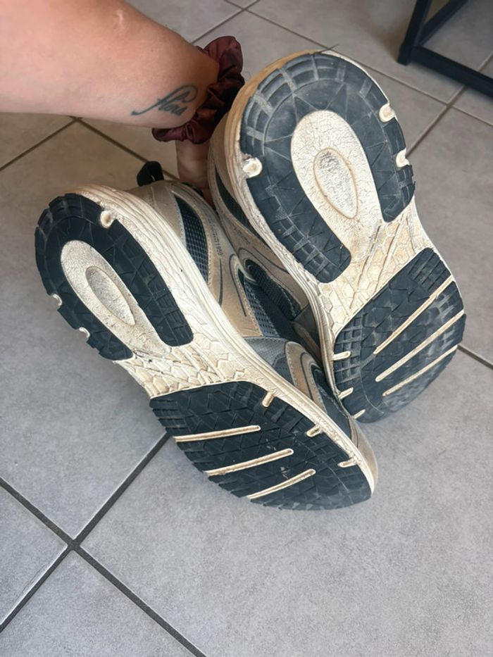 Basket Ellesse beige et noire - photo numéro 6