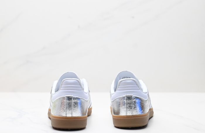 Paire de baskets Adidas Samba full argentée / neuves ! - photo numéro 3