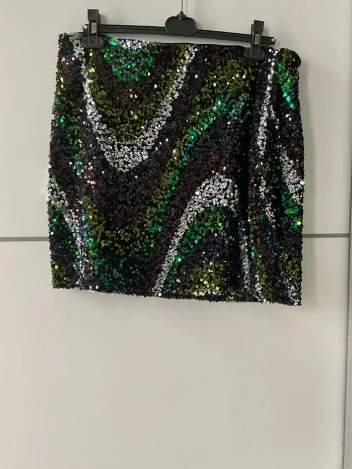Jupe courte à sequins - photo numéro 2