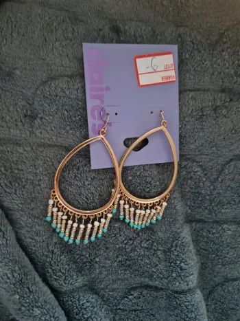 🛍 boucles d oreilles neuve