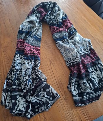 🧣 Foulard / écharpe à motifs graphiques 🧣