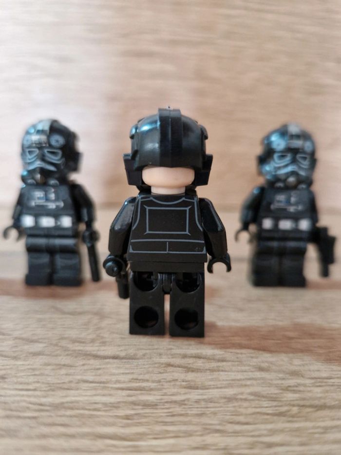 Figurines type lego 4 pilotes Tie fighter stormtroopers star wars - photo numéro 4