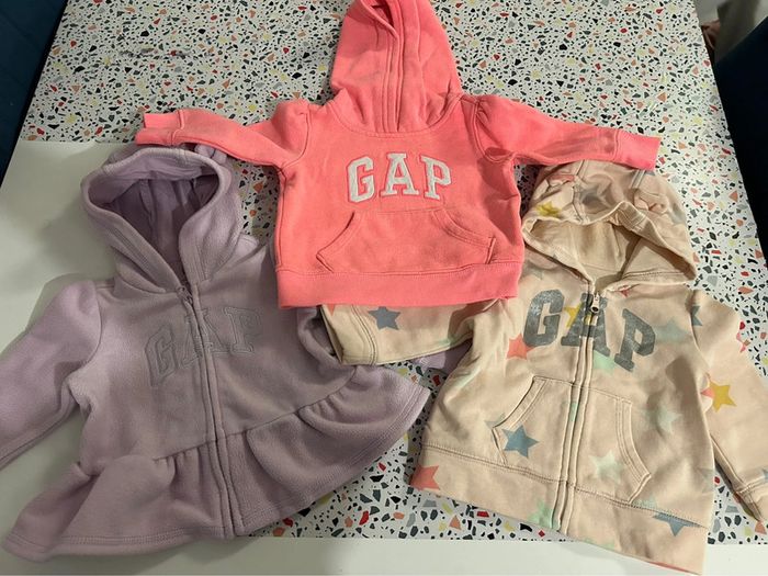 Veste et pull GAP - photo numéro 2