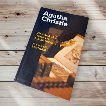 📚✨ Lot de 2 romans en 1 Agatha Christie  ✨📚