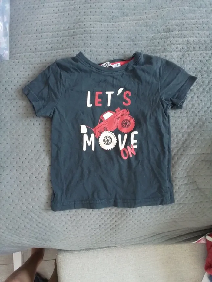 Tee shirt bleu foncé