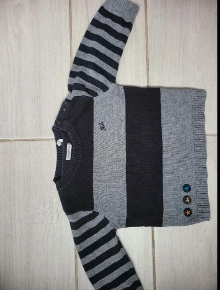 Magnifique pull ikks garçon 12mois