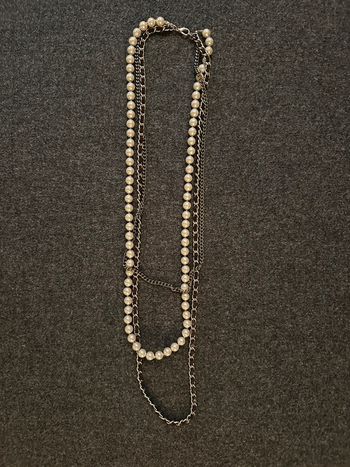 Collier sautoir multi rangs perles et chaînes argentées