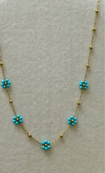 Collier chaînes petites boules  fleurs perles turquoises acier inoxydable or