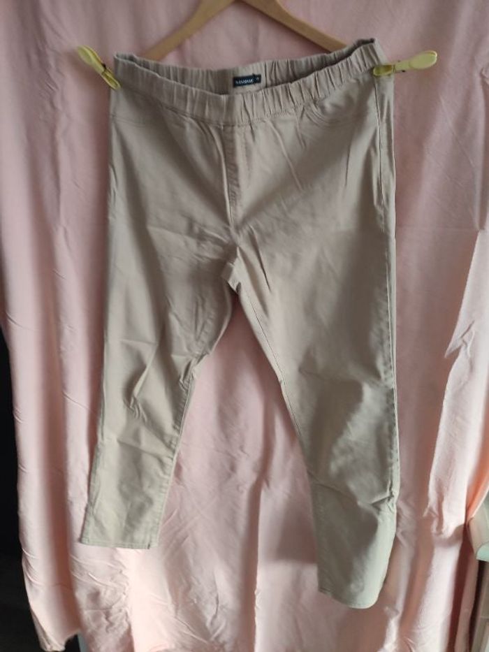 Pantalon femme T 44 beige