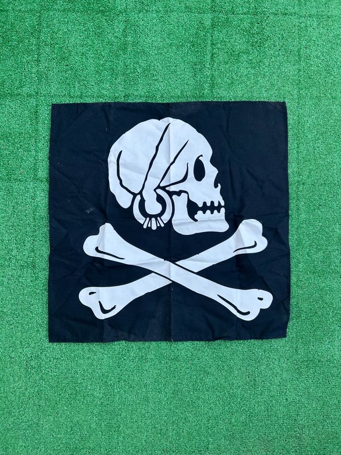 Drapeau pirate tissu carré 55 x 55 cm – tête de mort Jolly Roger