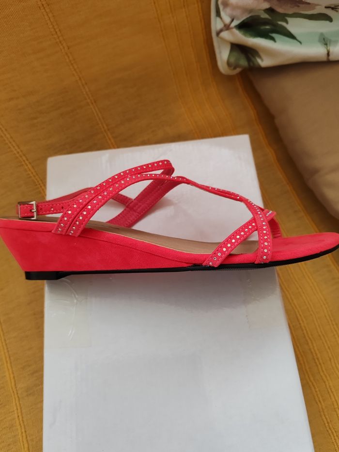 Nu pieds compensés - photo numéro 4