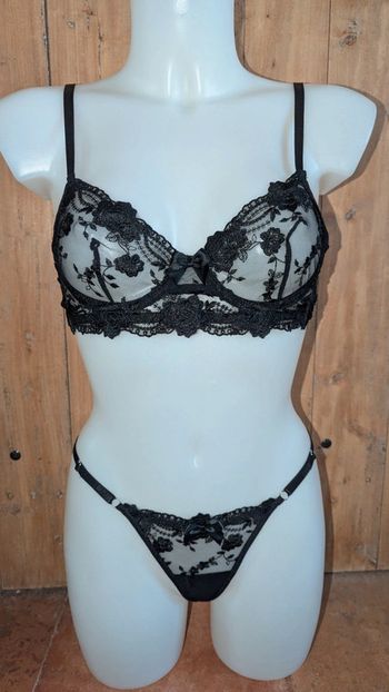 Ensemble dentelle et nœuds S