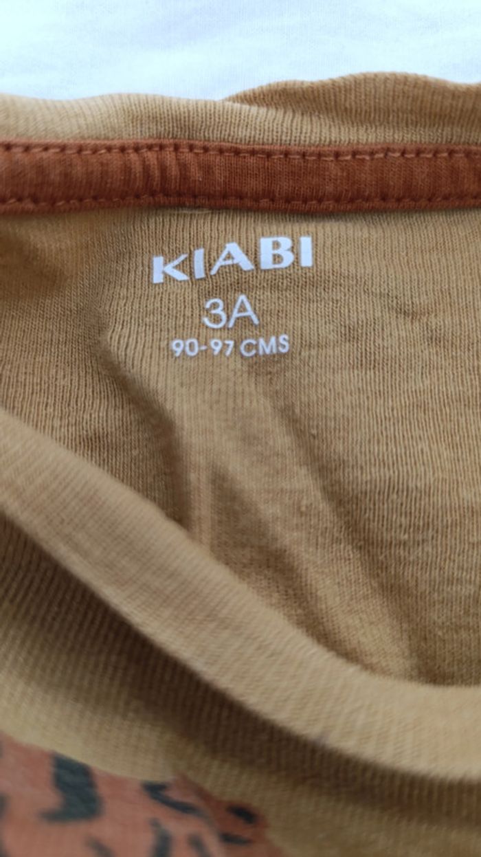 Lot 3 ans. 2 pyjamas Kiabi et un tee-shirt Gap. - photo numéro 11