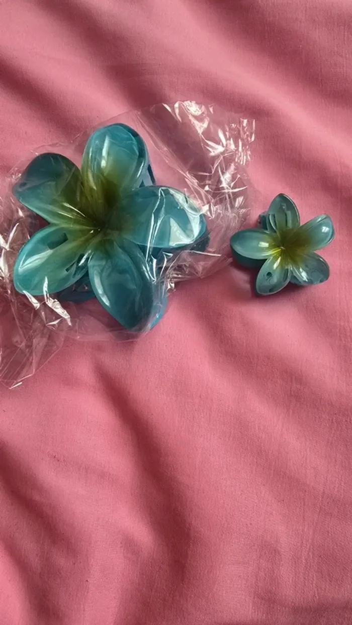 Lot pince a cheveux fleurs d'hibiscus neuf
