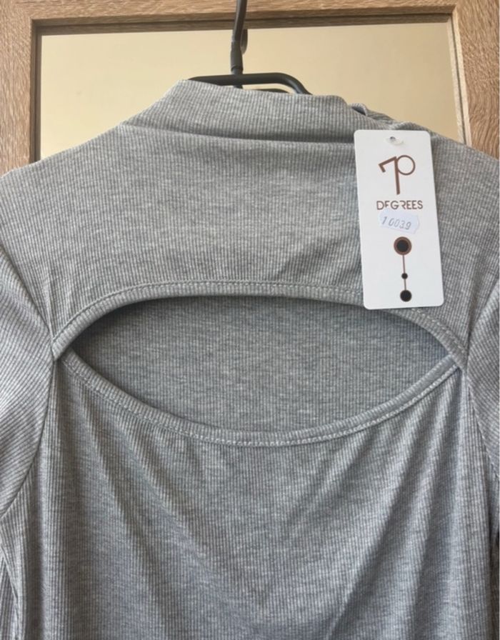 Robe de couleur gris - photo numéro 6