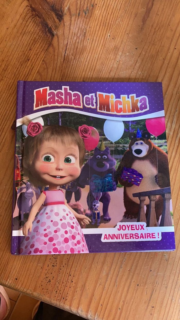 Livre Masha et Michka « joyeux anniversaire »