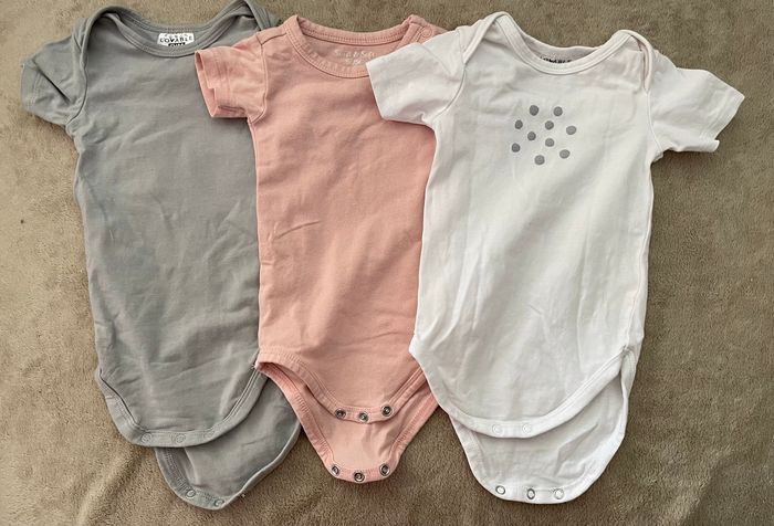 Lot de 7 bodys T 3M - photo numéro 3