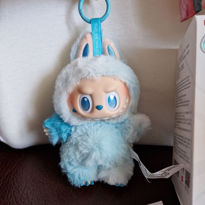 Labubu popmart big into energy officielle - photo numéro 3