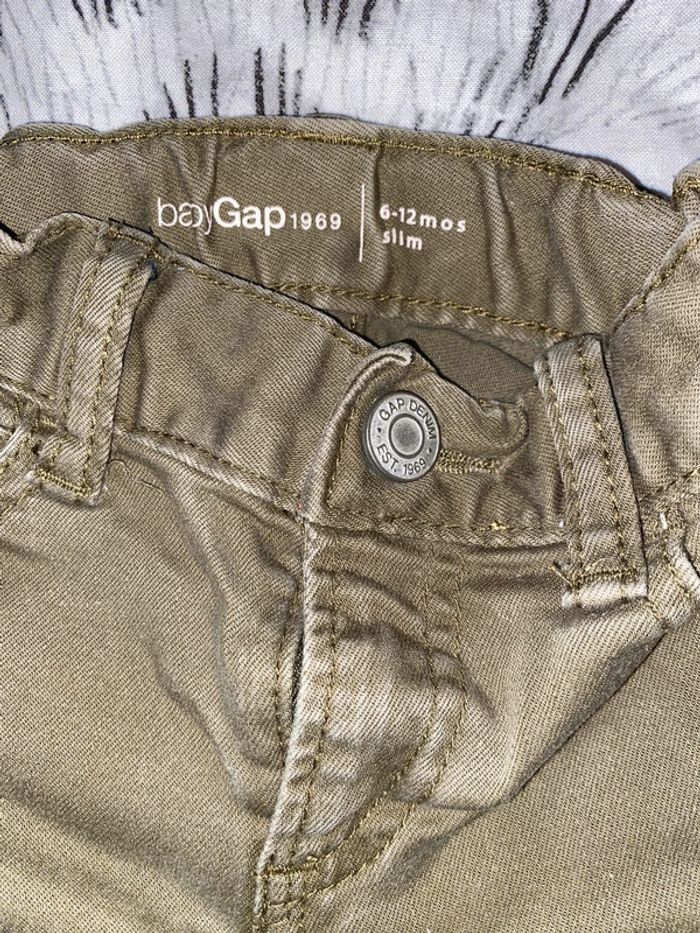Ensemble pantalon et 2 t-shirts, taille 6-12 mois, marque BabyGap. - photo numéro 3