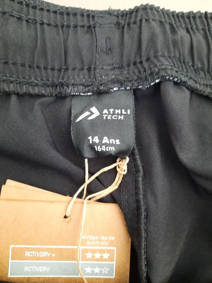 Short Athli-tech 14ans neuf - photo numéro 6