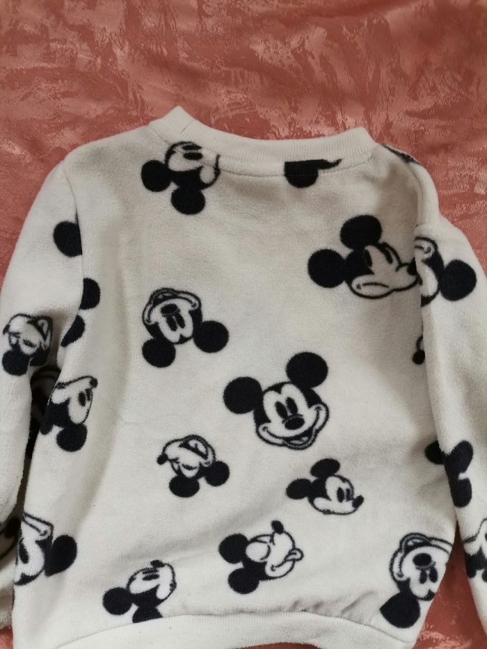 Pull Mickey noir et blanc 3 ans - photo numéro 3