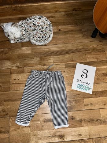 Pantalon en toile marin name it tres bon état 62cm/3mois