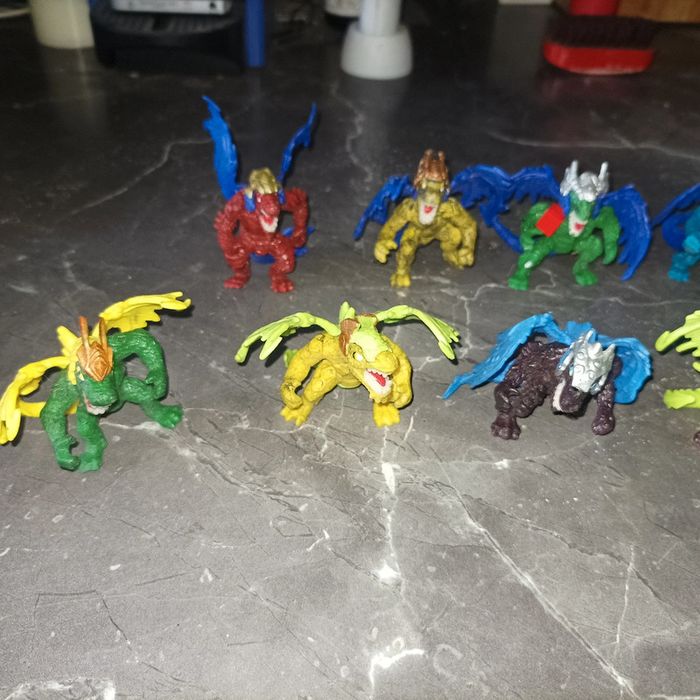 Lots figurines dragonfroz