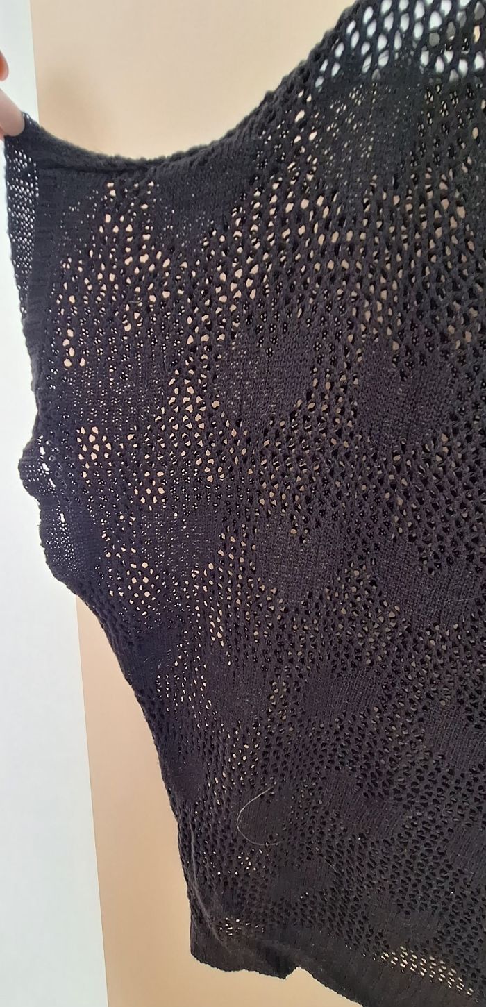 Haut Noir a trous - photo numéro 2