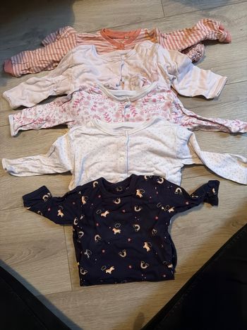 Lot 5 pyjamas 