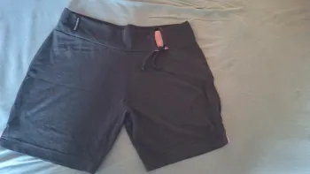 Short noir