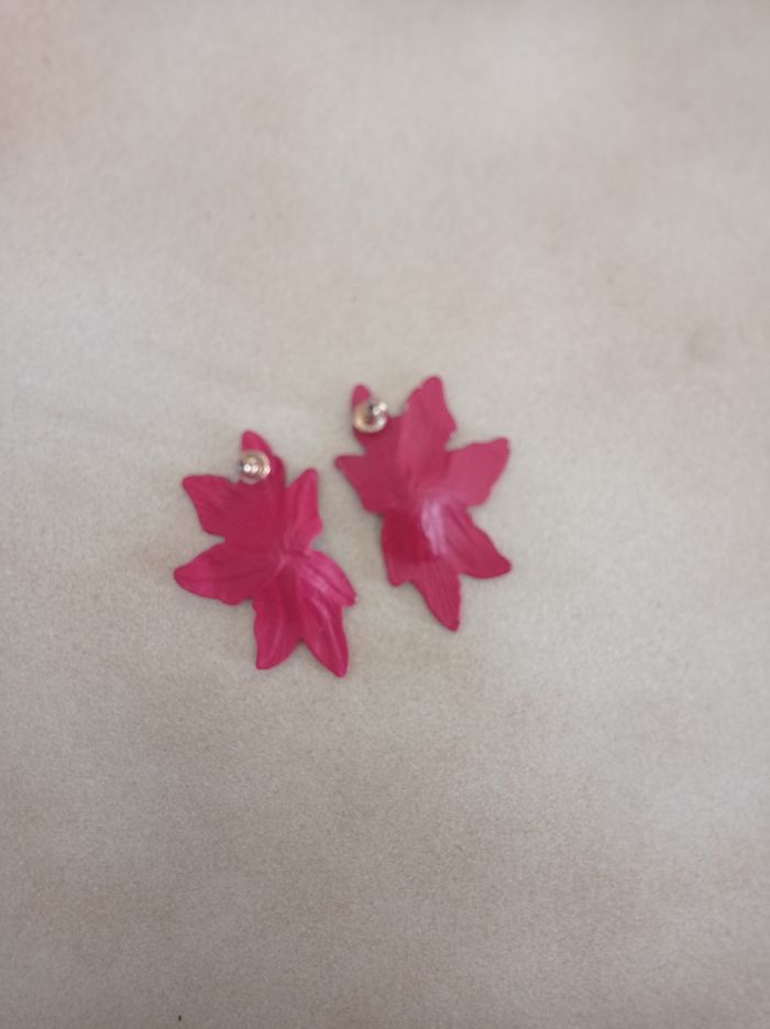 Paire de boucles d'oreilles "Fleurs" - photo numéro 2