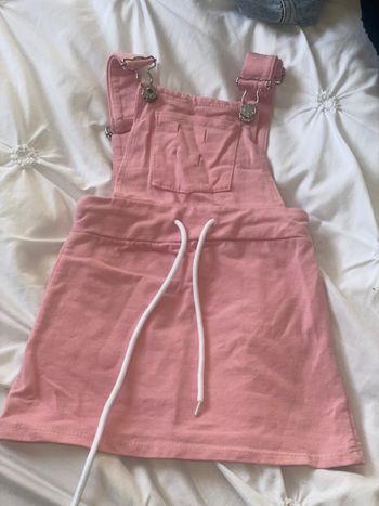 Robe à bretelles réglables