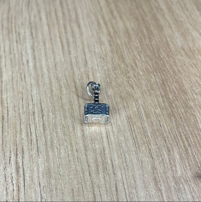 Charm Pandora Marteau de Thor – Marvel, argent 925, très bon état, rare ! - photo numéro 4